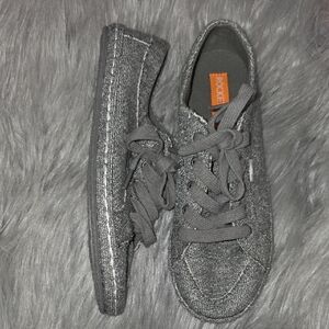 Rocket Dog Women's Gray Casual Shoes